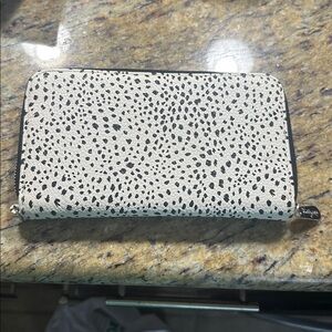 Thirty one all about the benjamins wallet black and white